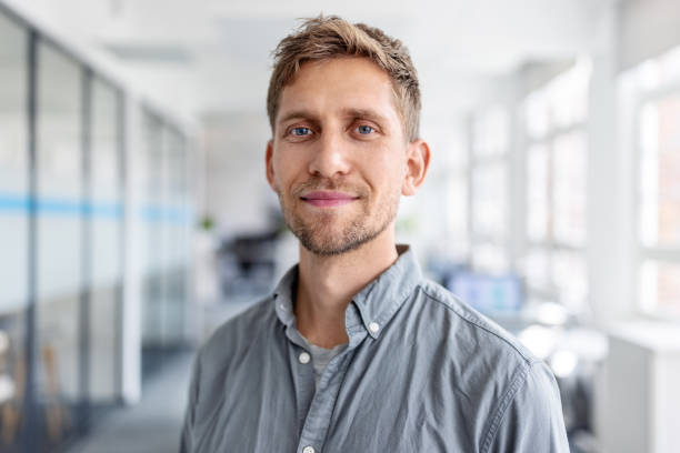 Markus Holzinger, Editor, Nista